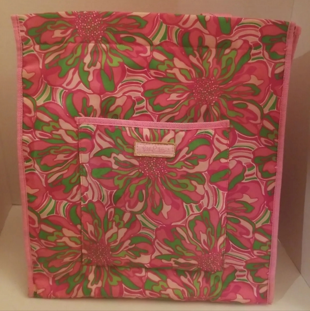 Lilly Pulitzer insulated bag. Used condition.